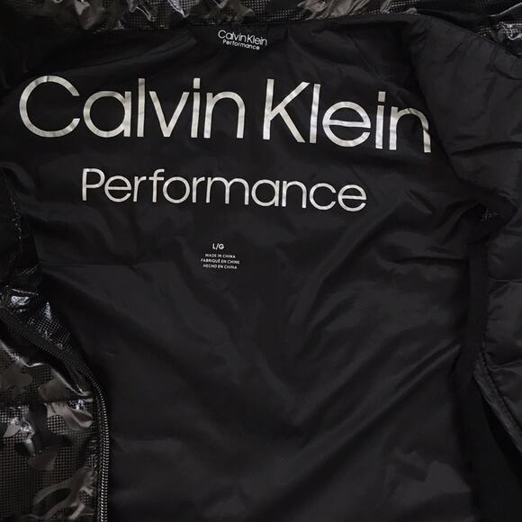 Calvin Klein Black Puffer Vest Camo Performance Funnel Neck Size Large - Picture 9 of 11
